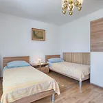 Two-bedroom 3 아파트 풀라