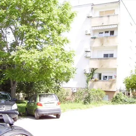 Two-bedroom 3 * 풀라